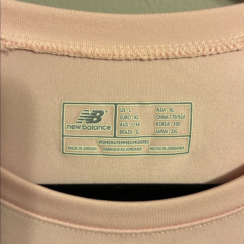New Balance Workout Top - Picture 2 of 6